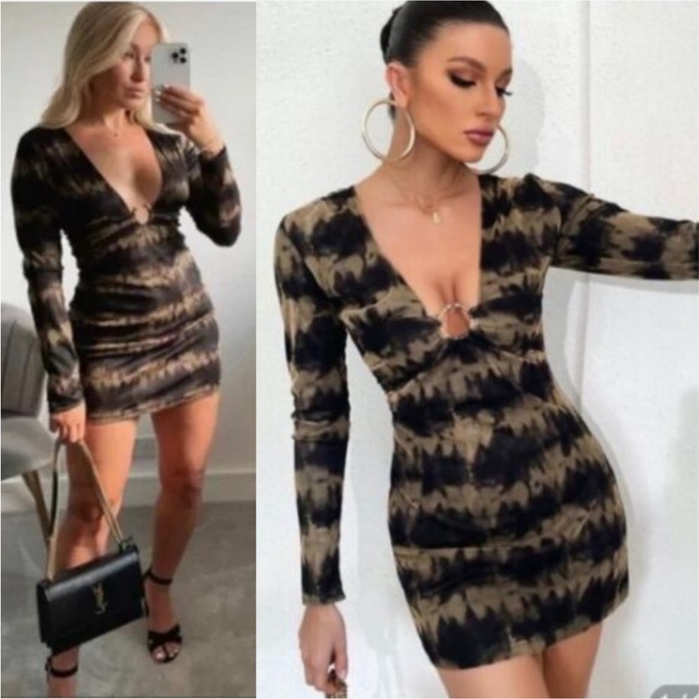 Zara | Metal Ring Long Sleeve Dress
Mini Dress